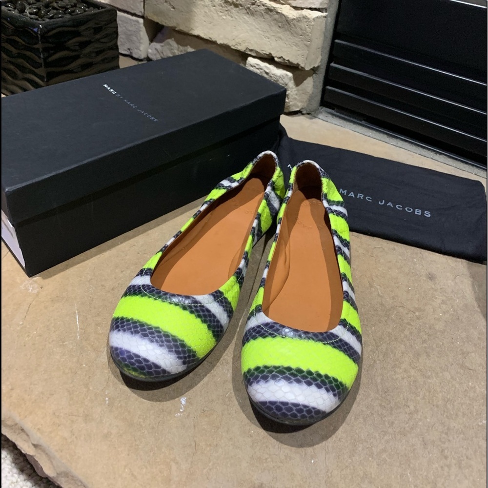 Marc Jacobs flats